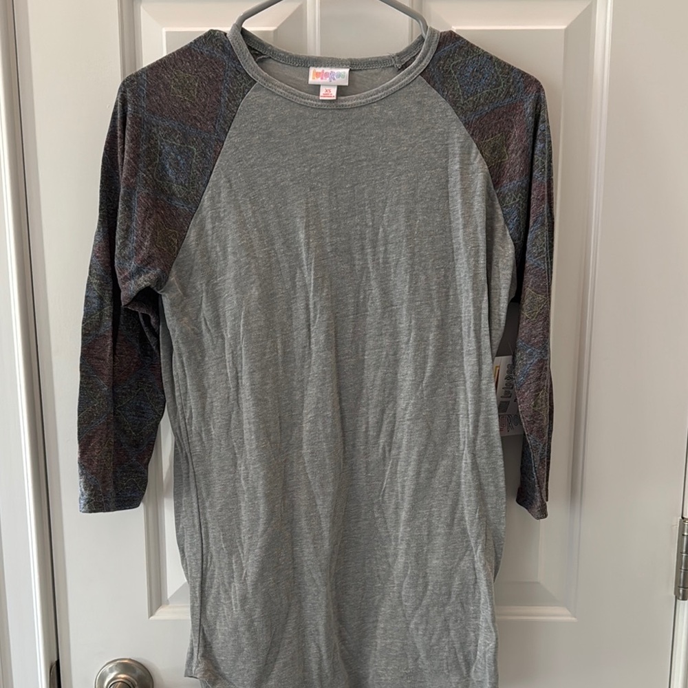 XS Women’s Gray Raglan Shirt